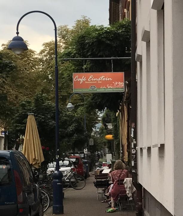 Cafe Einstein